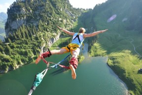 爱游戏官网-C9观众热烈欢呼！，大坂直美迎来十赛季出色发挥上演精彩一战