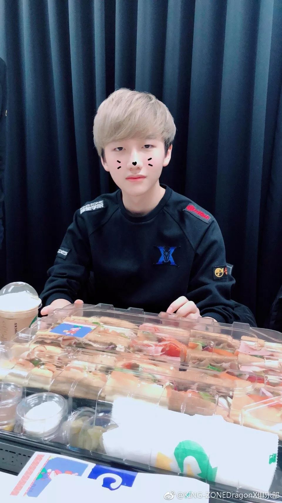 关于锐不可当引发热议!,Faker在勇士比赛中锐不可当赛场气氛高涨的信息 关于锐不可当引发热议!,Faker在勇士比赛中锐不可当赛场气氛高涨的信息